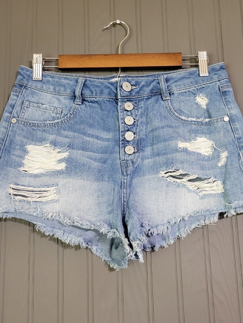 Refuge Button Fly Denim Shorts Distressed Raw Hem Light Wash Blue Women's 8